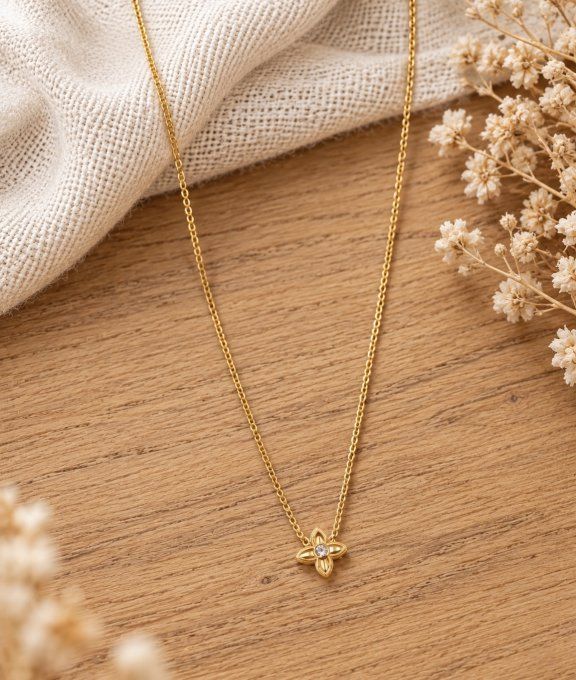 Collier Aveline