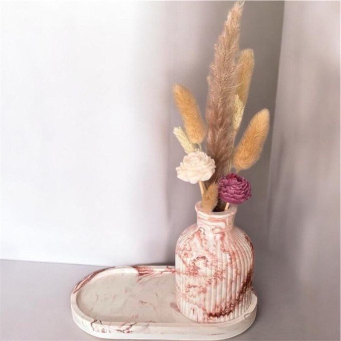 Vase parfumé et plateau
