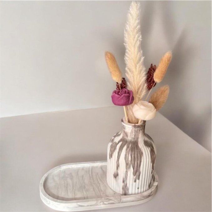 Vase parfumé et plateau